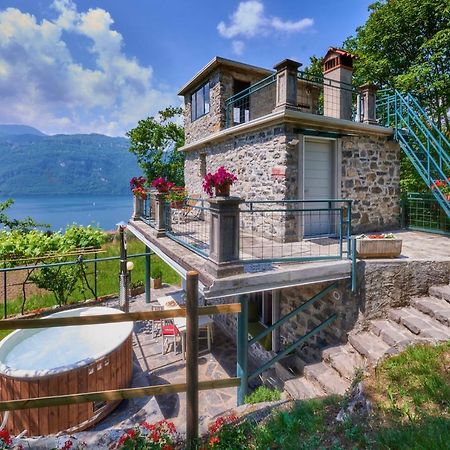 La Casetta Nel Bosco - Hot Tube And Sauna Lierna Exterior foto